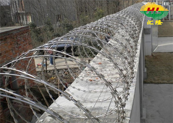 BTO-16 Conertina Razor Wire Security Galvanized Untuk Pertahanan Instalasi keamanan sementara