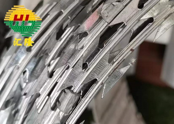 Pemasok langsung pabrik Jual panas Hot Dip Galvanized Concertina Barbed Wire untuk Ukraina
