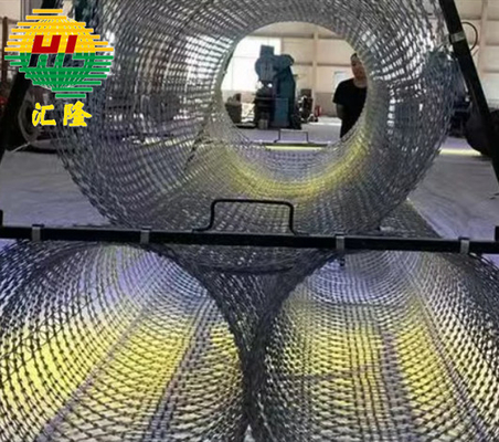 Heavy-Duty BTO-18 Concertina Razor Wire Fence untuk pertahanan militer dan situasi darurat