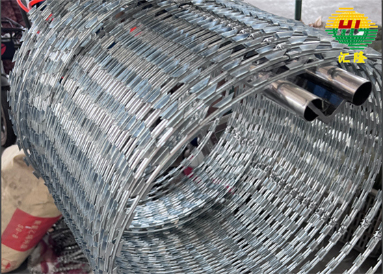 Concertina Razor Wire Korosi-tahan Mudah untuk memasang Keamanan Superior