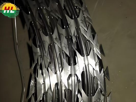 Kawat berduri multi bahan pisau dengan diameter 700 kumparan dan diameter kawat 2,0