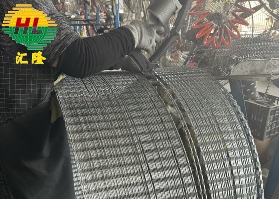 Berbagai jenis pisau BTO-10 BTO-18 BTO-16 BTO-22 BTO-30 CBT-60 CBT-65 Concertina Barbed Wire di Ukraina Keamanan