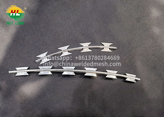 Ribbon Style 450mm Coil Diameter Garis Lurus Concertina Razor Wire Untuk Perlindungan