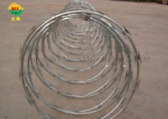 CBT-65 Hot Dip Security Razor Barbed Wire Fence yang terbuat dari baja galvanis